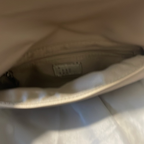 magnetic closure crossbody clutch with detachable chain - Picture 3 of 4